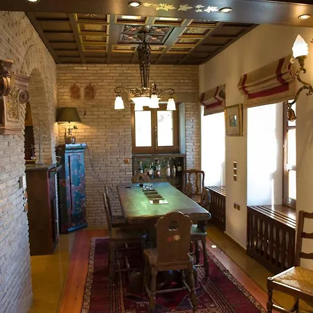 Townhouse In Near Delphi *